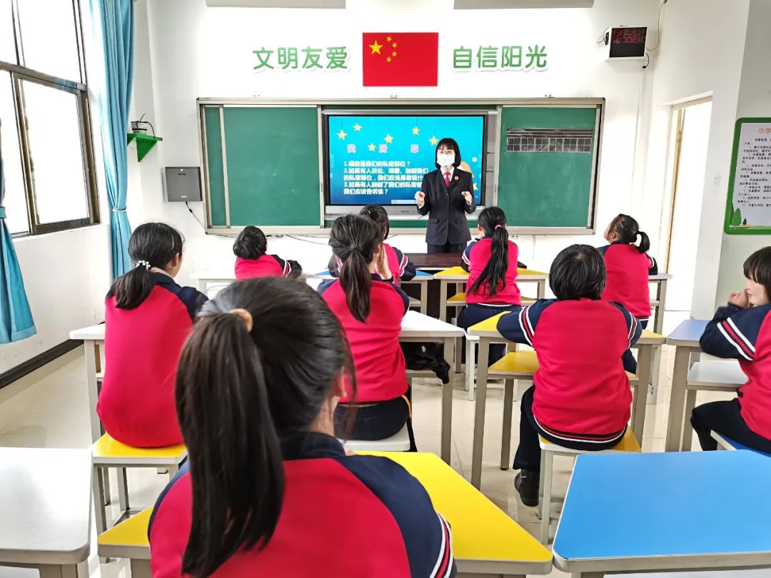 平坝区人民检察院“向阳花”未检工作室荣获第七批全国学雷锋活动示范点荣誉称号