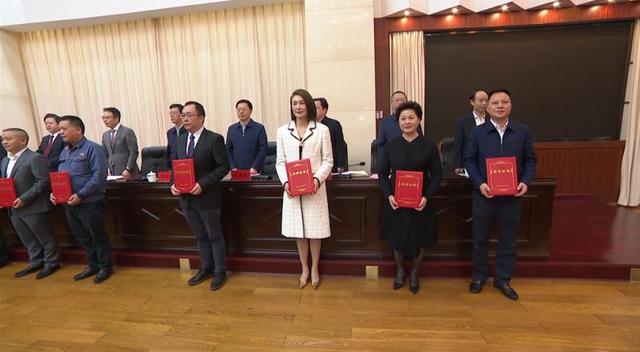 湖南省第三工程有限公司党委书记、董事长樊明雪获评湘潭市第一届“优秀企业家”荣誉称号
