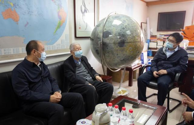 功勋！中国航天日，这个重磅荣誉送到他的手中！