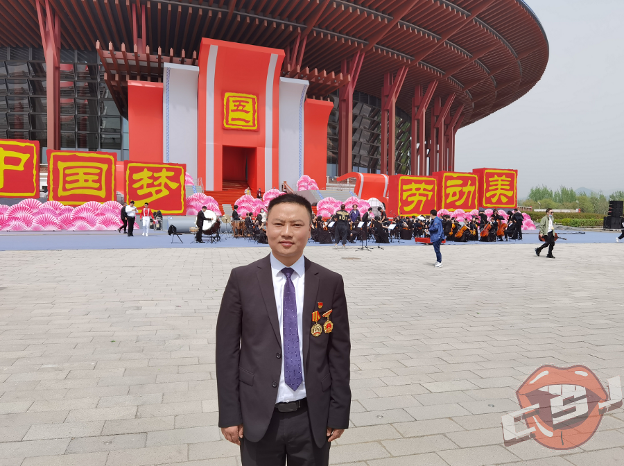 全国五一劳动奖章首次颁给个体货运司机 龙兵获得的这个荣誉不一般