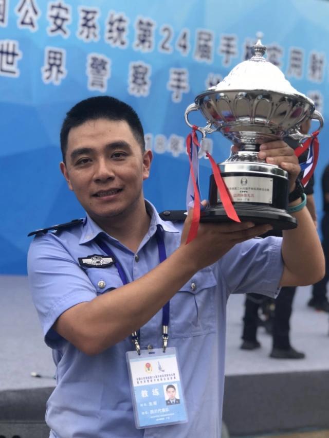 金牌教官再获荣誉 授予“全省公安机关成绩突出青年民警”