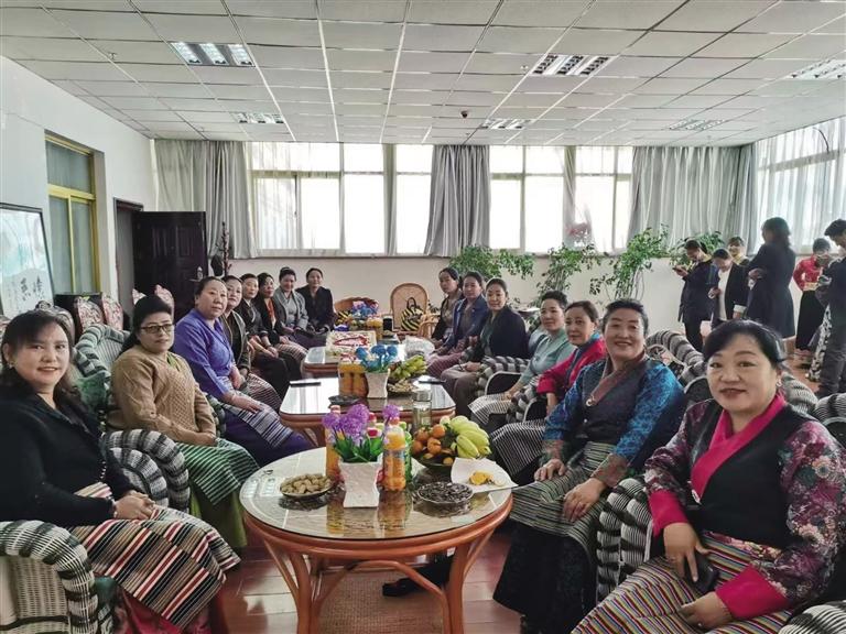 向爱而生 续写伟大 他们把最高荣誉献给“超能妈妈”