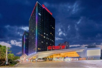 与公益同行，西海岸万达广场被授予“爱心企业”称号