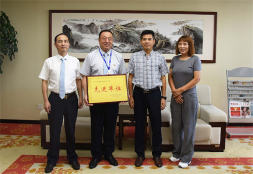 霍邱农商银行荣获2021年度金融支持实体经济发展“先进单位”荣誉称号