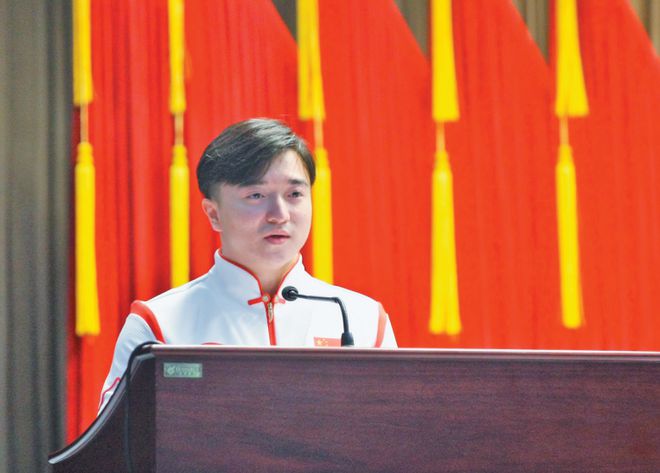 辽宁省委辽宁省人民政府关于授予崔晓桐等10人辽宁模范称号