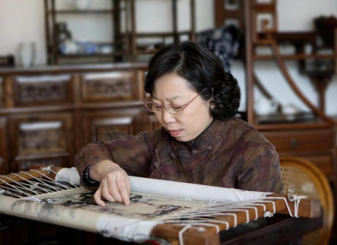 张小红荣获中国工艺美术大师称号