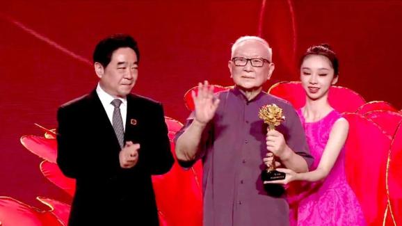 上海评弹名家赵开生获颁“中国文联终身成就曲艺艺术家”荣誉称号