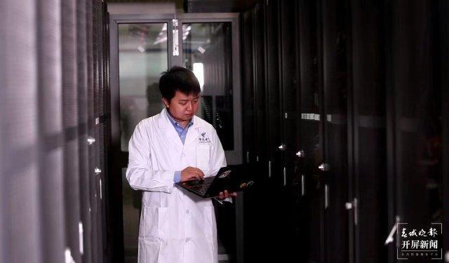 云南唯一获“第21届全国青年岗位能手标兵”荣誉称号的人，是他