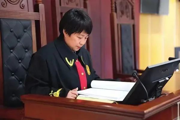永州中院郑江云法官荣获全国三八红旗手称号