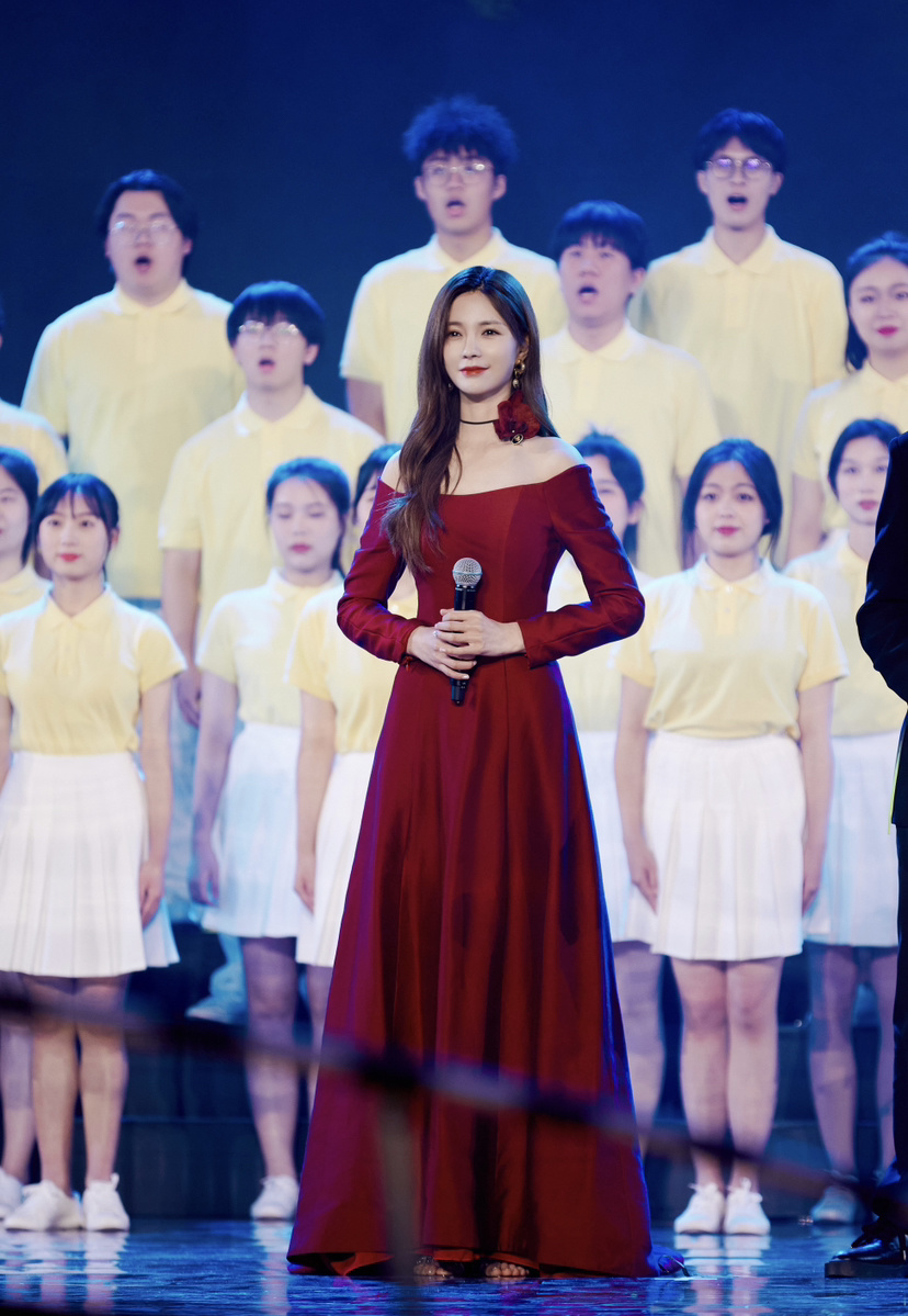 沈梦辰获第十一届中国大学生电视节青春代言人荣誉称号