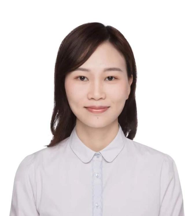 她，荣获“全国优秀共青团干部”称号