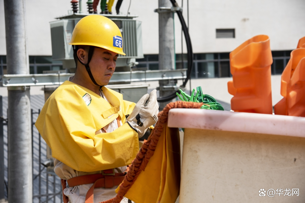 青春之火闪耀大巴山 他们荣获全国五四红旗团委称号