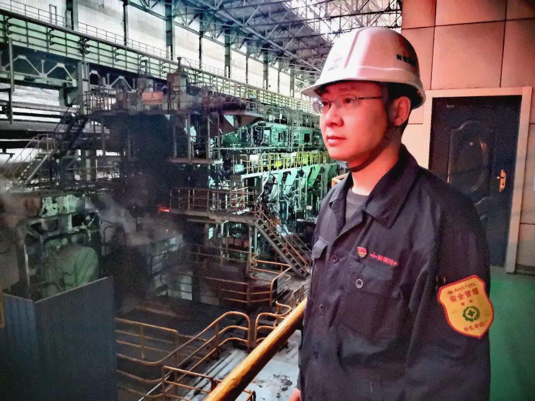 鞍钢股份曲晓东获“全国技术能手”称号