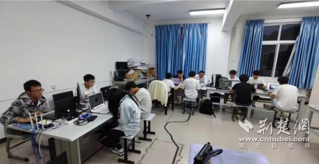 武昌理工学院在省大学生先进成图技术与产品信息建模创新大赛获佳绩