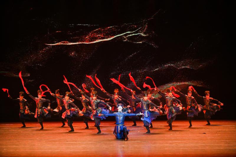 第十八届北京舞蹈大赛落幕，颁奖典礼致敬贾作光