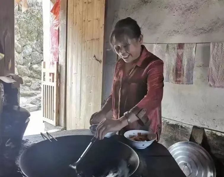 ​点赞！龙泉汤思连女士荣获丽水市第八届孝老爱亲模范荣誉称号