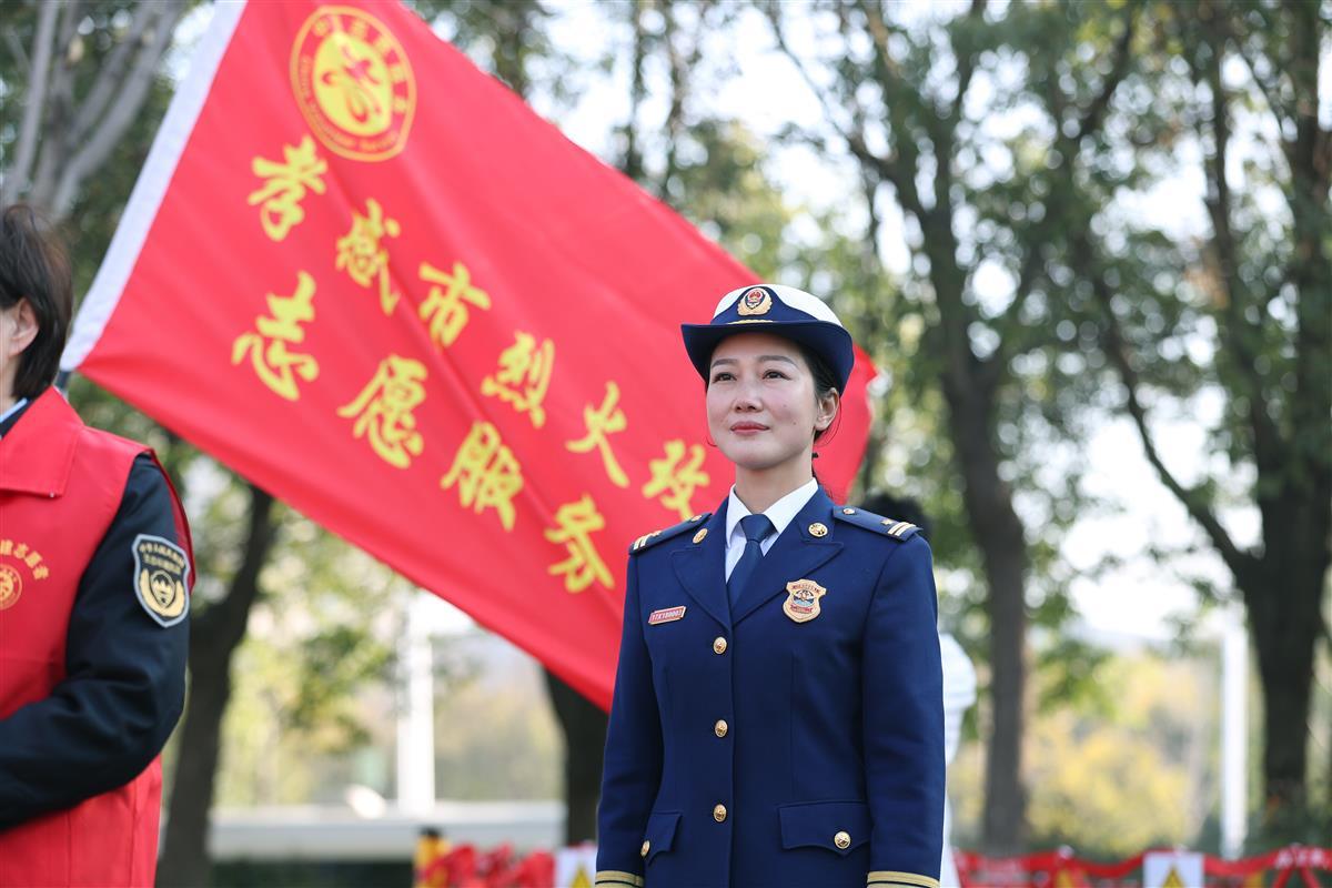 “烈火玫瑰”喻梅荣获“孝感市建市30周年先进模范人物”称号