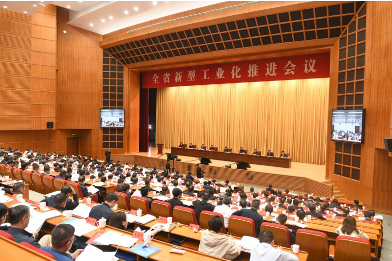 周海江荣获“江苏省优秀企业家”称号