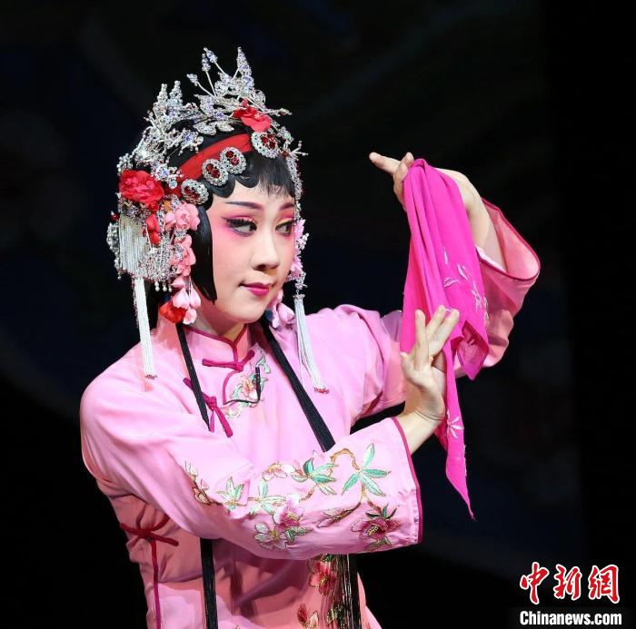 闽剧“金嗓子”陈琼荣获“新时代中国戏剧（旦行）领军人才”称号