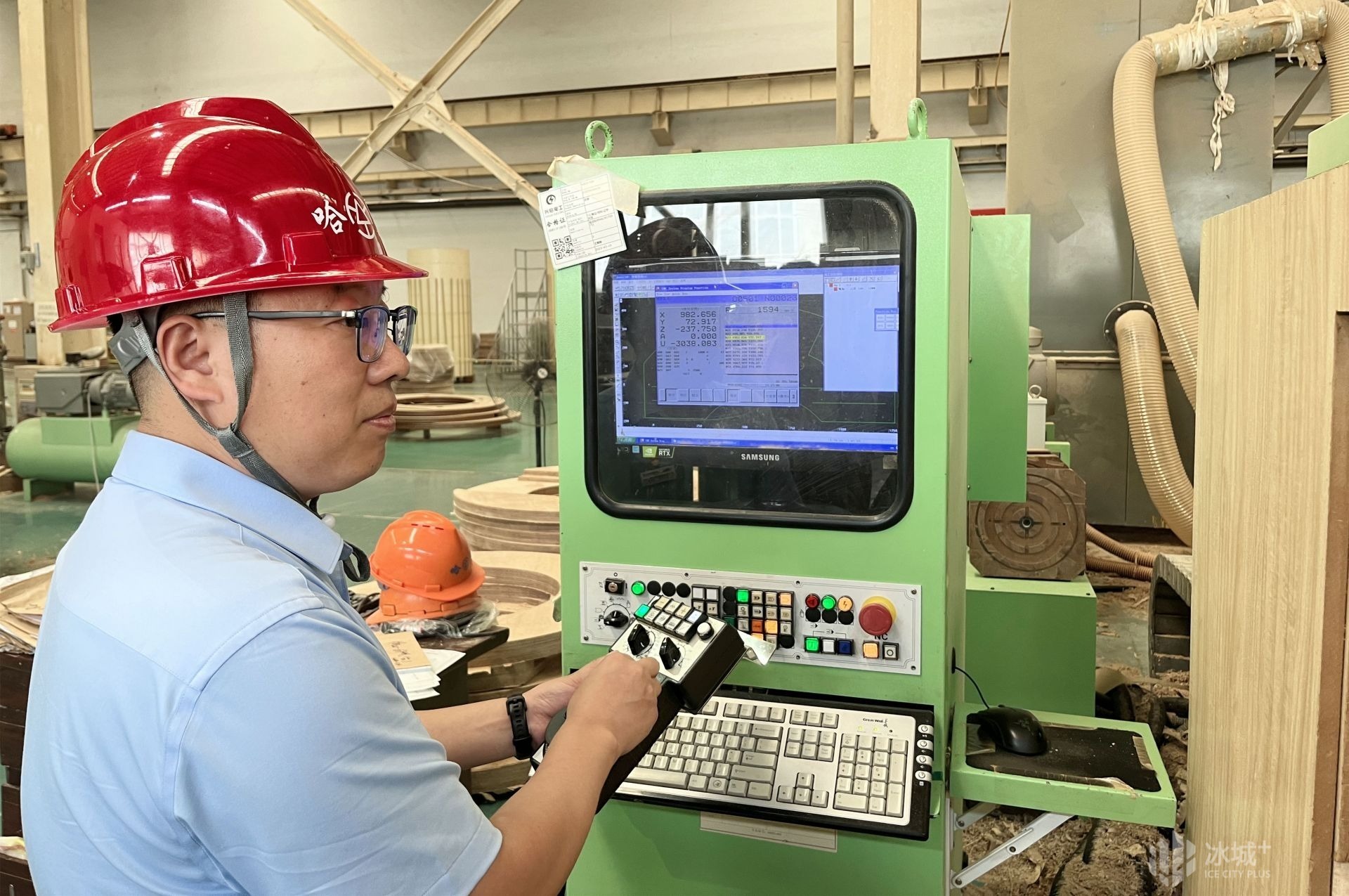 哈变压器、哈空调2人荣获“龙江工匠”称号