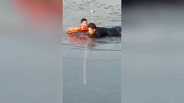 “破冰救人”的王世立 获得菏泽市见义勇模范称号