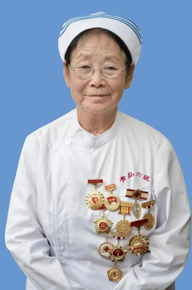 青岛市公共卫生临床中心李桂美荣获“全国离退休干部先进个人”称号