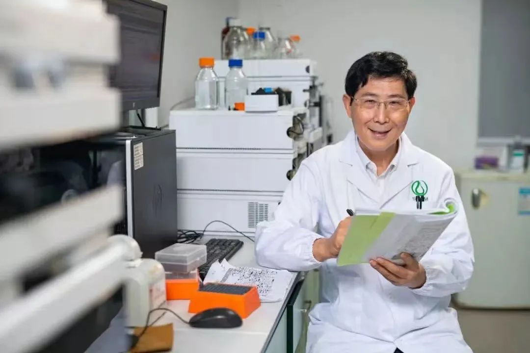 陈凯先院士获“全国离退休干部先进个人”称号