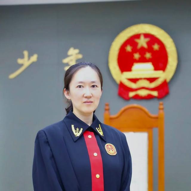 海淀法院秦硕获“全国模范法官”荣誉称号